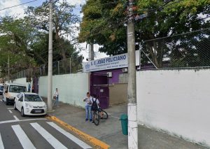 Adolescente tenta atacar colega na escola e esfaqueia professor que impediu agressão em Jacareí
