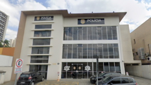 Mulher é atacada por homem com golpes de tesoura após deixar o filho na creche em São José dos Campos