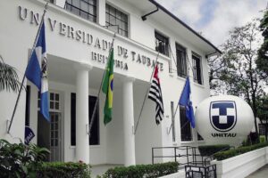 STF suspende novas matrículas em faculdade municipal que atue fora de sua cidade