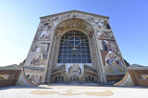 Santuário Nacional de Aparecida inaugura nova fachada com cenas que retratam Paixão de Cristo | Vale do Paraíba e Região